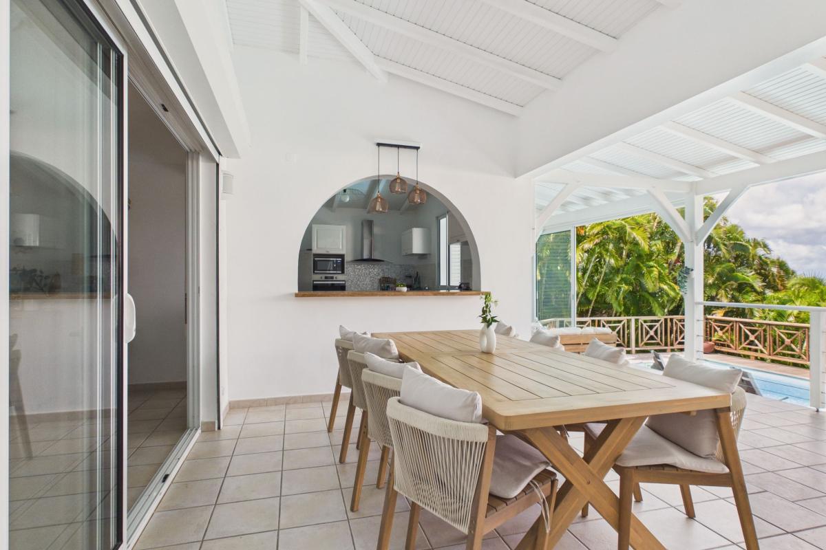 Location 4 chambres anse à l'âne Martinique - salle à manger exterieur